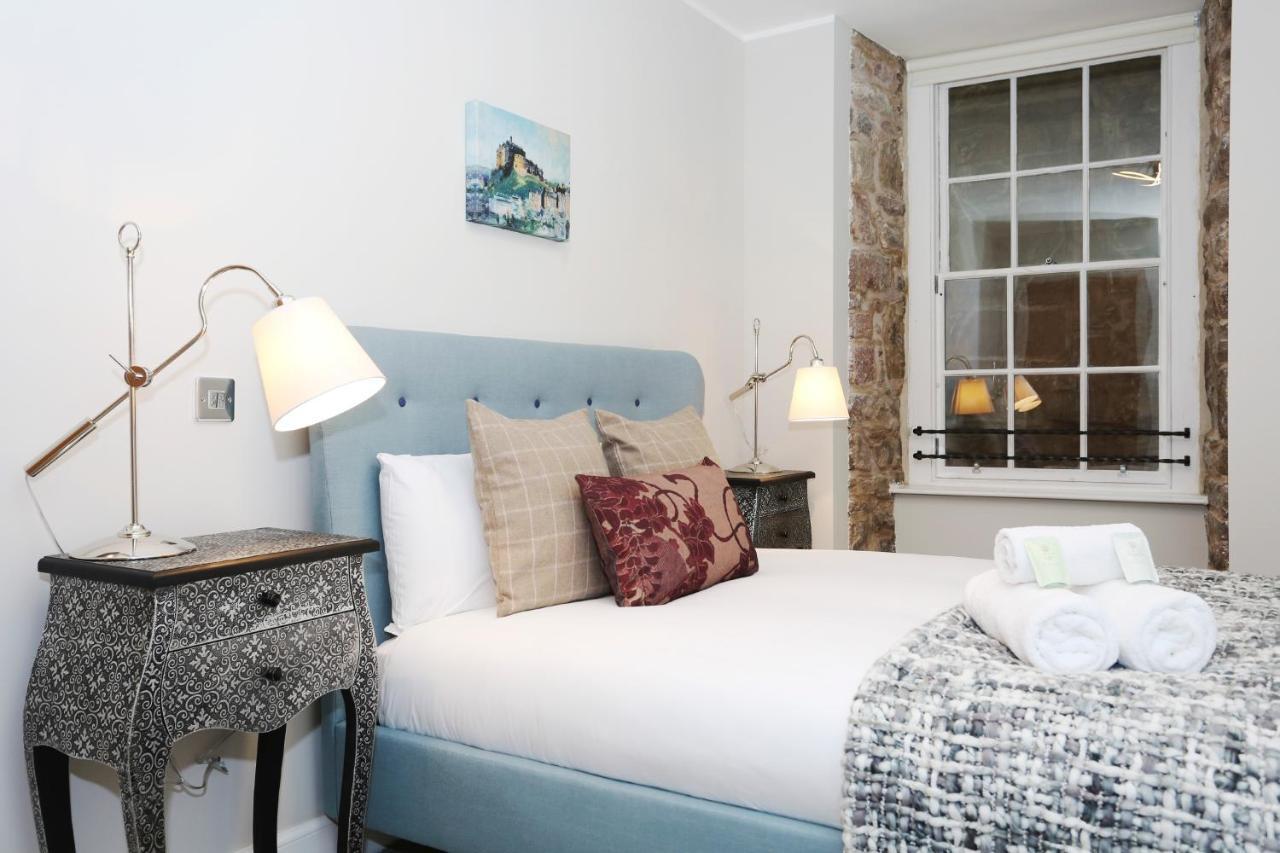 Joivy Refurbished Home On The Royal Mile Единбург Екстериор снимка