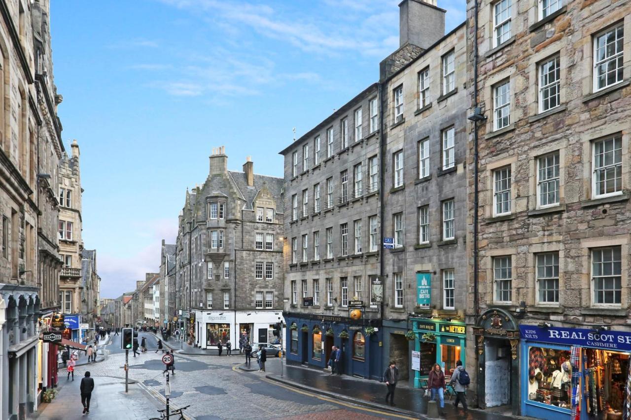 Joivy Refurbished Home On The Royal Mile Единбург Екстериор снимка
