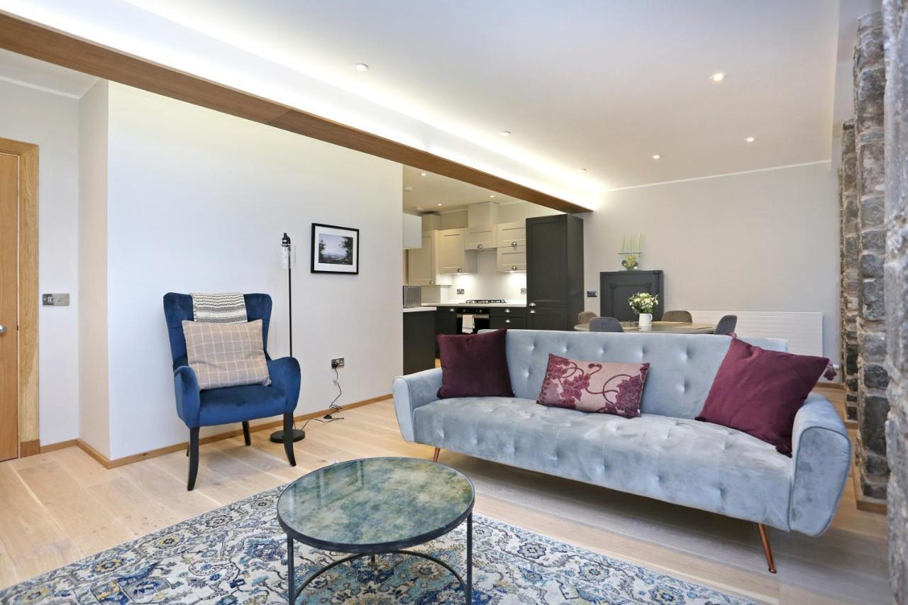 Joivy Refurbished Home On The Royal Mile Единбург Екстериор снимка